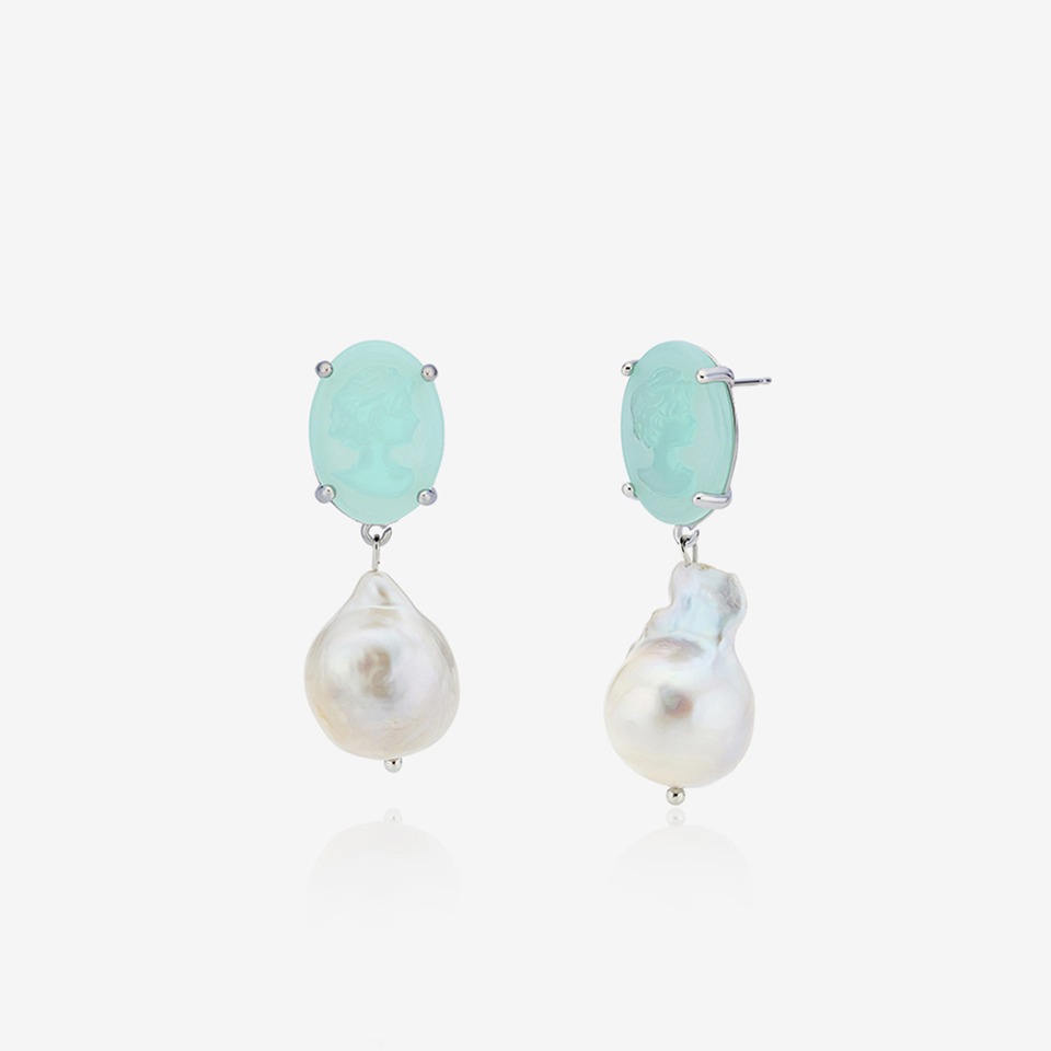 Cameo pearl earrings, FRESHWATER